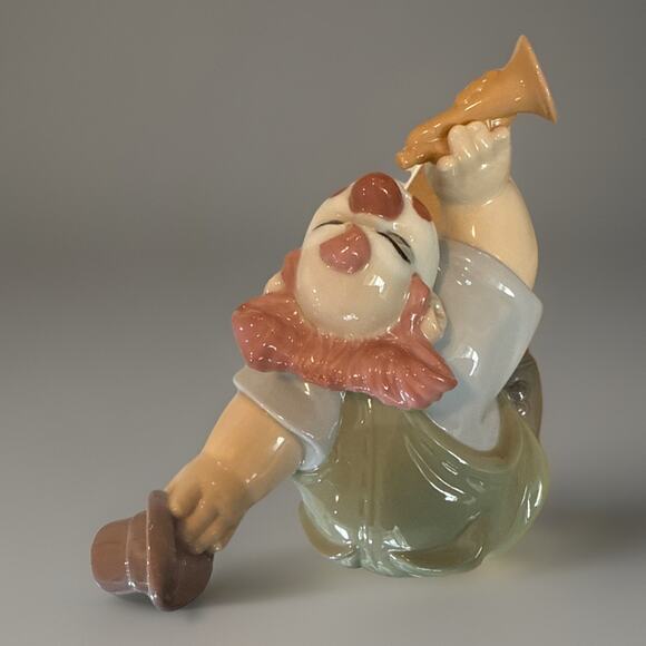 NAO Lladro 1492 “Sing Along” Clown w/ Trumpet & Top Hat Porcelain Spain w/ Box - Picture 4 of 8